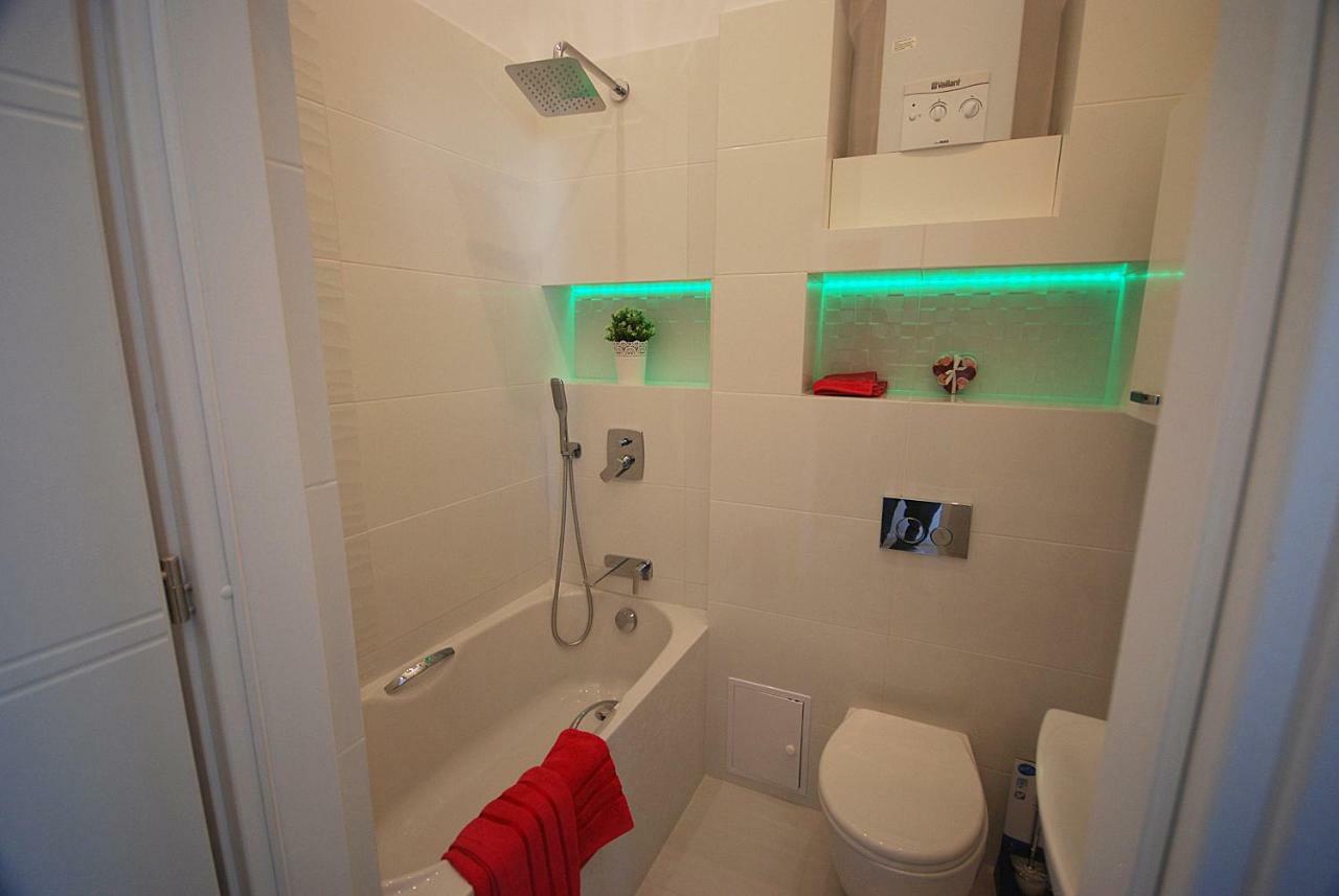 Nowy Apartament Wilcza Warszawa Eksteriør billede